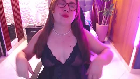 chloe_prg online show from February 11, 2025, 3:18 am