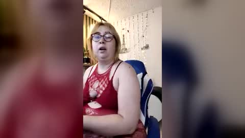 chloe_prg online show from June 14, 2026, 1:58 am