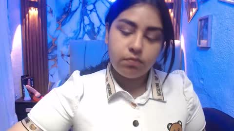 Snapshot of chloe_smith5 chatting on February 2, 2026, 2:49 pm chloe_smith5 online show from February 2, 2026, 2:49 pm