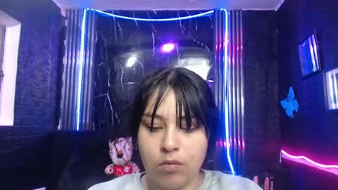chloe_smith5 online show from April 27, 2026, 1:09 pm