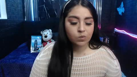 Snapshot of chloe_smith5 chatting on June 4, 2026, 2:23 pm chloe_smith5 online show from June 4, 2026, 2:23 pm