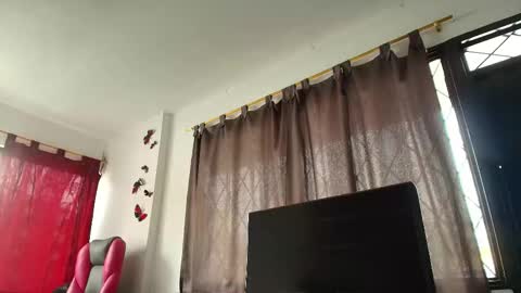 Snapshot of chloe_swarts chatting on November 2, 2025, 3:36 pm Lulu online show from November 2, 2025, 3:36 pm