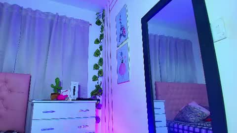 Snapshot of chloe_swarts chatting on June 11, 2026, 2:53 am Lulu online show from June 11, 2026, 2:53 am