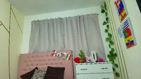 Snapshot of chloe_swarts chatting on July 16, 2026, 1:00 am Lulu online show from July 16, 2026, 1:00 am