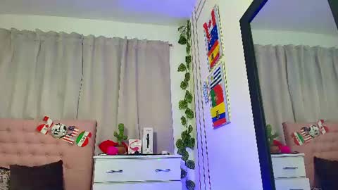 Snapshot of chloe_swarts chatting on July 19, 2026, 1:42 am Lulu online show from July 19, 2026, 1:42 am