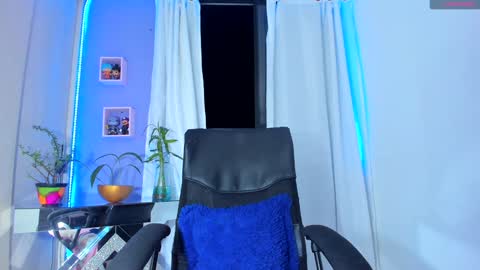 Chloe Miller  online show from January 16, 2025, 5:42 am