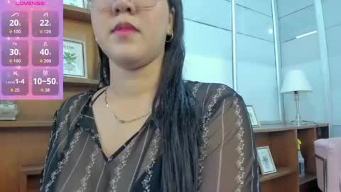 chloe_thomsoon online show from June 6, 2026, 8:02 pm