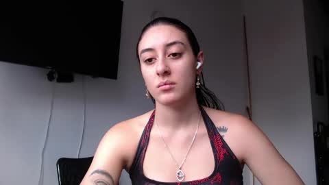 Snapshot of chloe_vahos chatting on May 5, 2026, 7:00 pm Chloe online show from May 5, 2026, 7:00 pm