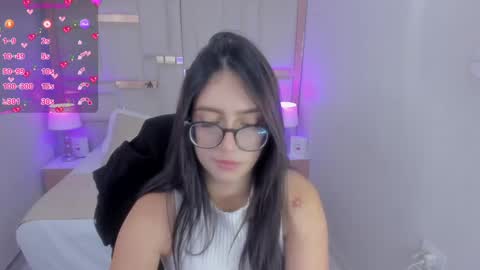 Chloe online show from February 8, 2025, 5:08 pm