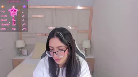 Chloe online show from March 12, 2025, 6:11 pm