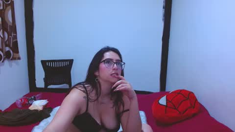 Chloe online show from September 9, 2025, 10:53 pm