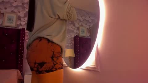 Snapshot of chloe_watson_ chatting on September 24, 2025, 2:37 am   online show from September 24, 2025, 2:37 am