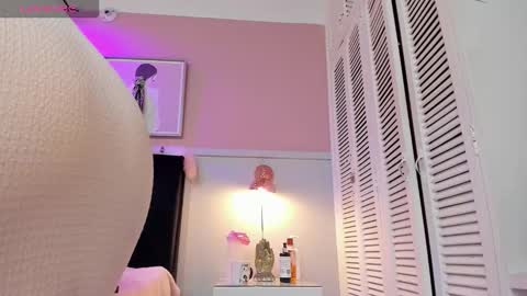 Snapshot of chloe_watson_ chatting on October 25, 2025, 2:35 pm   online show from October 25, 2025, 2:35 pm