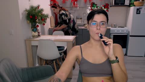 Eva and Sandra online show from December 27, 2024, 8:39 pm