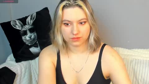 Snapshot of chloebloss0m chatting on February 20, 2025, 5:12 am Boni online show from February 20, 2025, 5:12 am