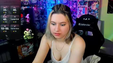 Snapshot of chloebloss0m chatting on March 6, 2025, 6:08 am Boni online show from March 6, 2025, 6:08 am