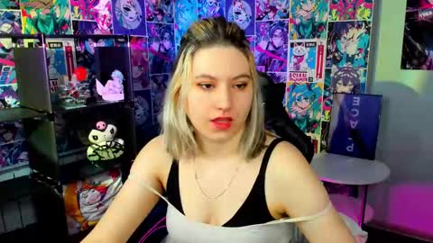 Snapshot of chloebloss0m chatting on March 8, 2025, 2:55 am Boni online show from March 8, 2025, 2:55 am