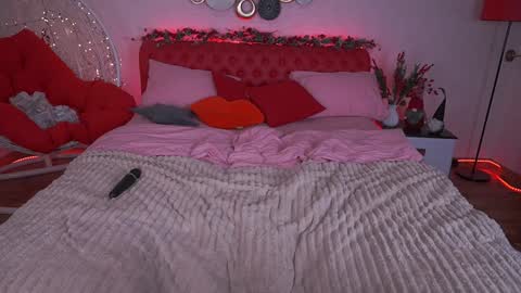 chloebright online show from December 26, 2024, 3:49 am