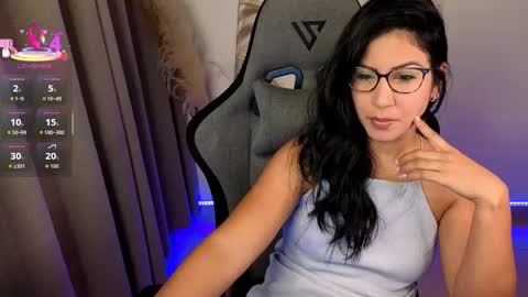 Snapshot of chloebum_ chatting on May 9, 2026, 11:04 am Chloe online show from May 9, 2026, 11:04 am