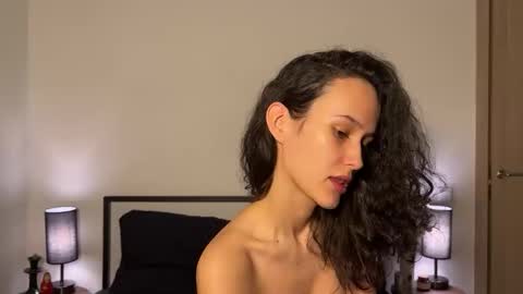 chloe online show from March 26, 2026, 11:43 pm