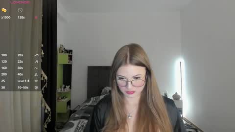 Chloe  online show from November 2, 2025, 8:44 pm