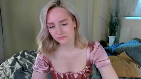 Chloe Deccker online show from May 23, 2026, 1:22 am