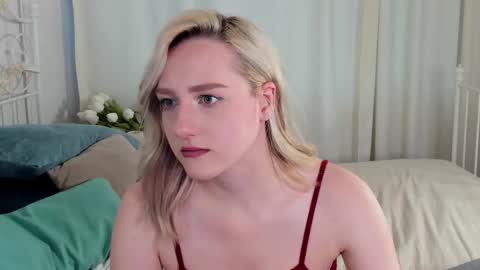 Chloe Deccker online show from May 31, 2026, 8:21 am