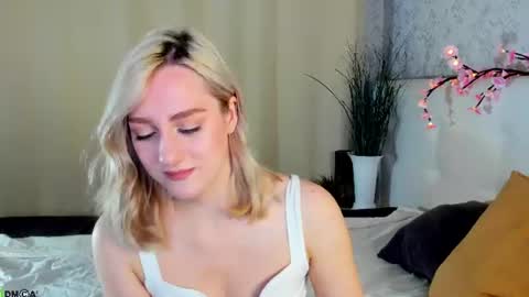 Chloe Deccker online show from June 11, 2026, 1:05 am