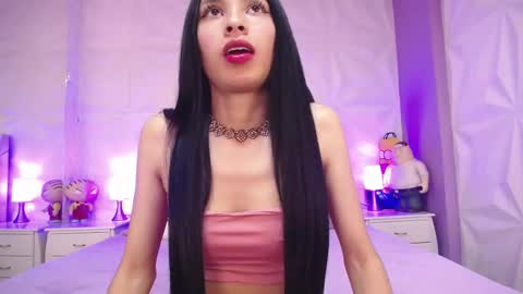 Chloe online show from September 23, 2025, 1:03 pm
