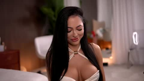 chloedevinex online show from June 26, 2026, 3:33 am
