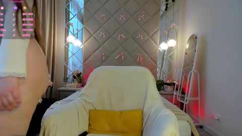 Snapshot of chloee_white chatting on March 9, 2026, 8:51 am chloee white online show from March 9, 2026, 8:51 am