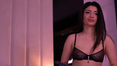 Chloe online show from May 18, 2026, 6:58 pm