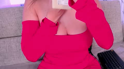 chloegils online show from October 16, 2025, 1:45 pm