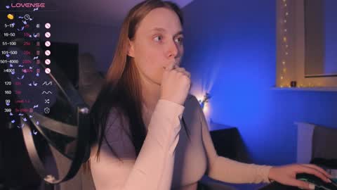 chloegins online show from December 4, 2024, 8:29 pm