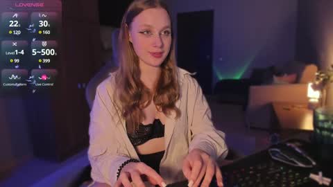 chloegins online show from December 20, 2024, 3:58 am