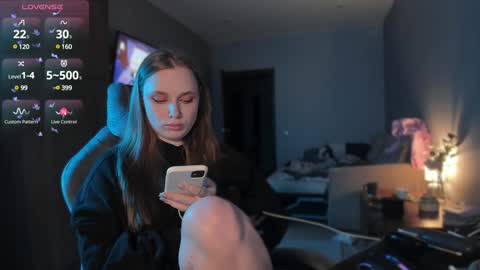 chloegins online show from January 10, 2025, 11:43 am