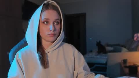 chloegins online show from January 11, 2025, 10:18 pm