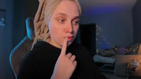 chloegins online show from January 21, 2025, 6:00 am