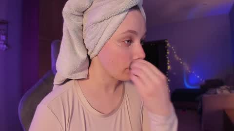 chloegins online show from January 23, 2025, 6:06 am
