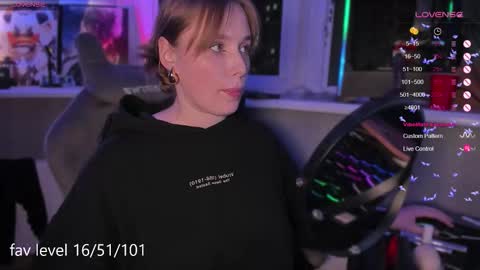 chloegins online show from October 8, 2025, 4:48 pm