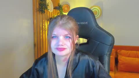 ChloeHalses online show from May 1, 2026, 5:34 am