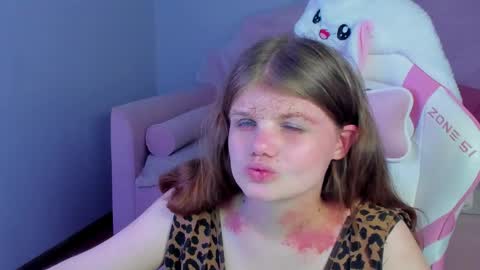 ChloeHalses online show from May 5, 2026, 5:10 pm