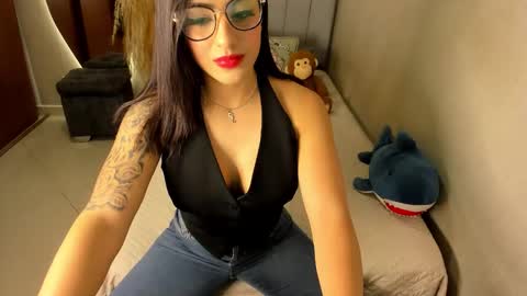 Snapshot of chloeharlan_ chatting on October 6, 2025, 12:52 am Laura independent model online show from October 6, 2025, 12:52 am