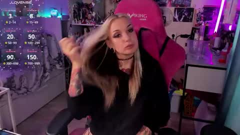 Snapshot of chloekohaku chatting on September 23, 2025, 6:38 am ChloeKohaku online show from September 23, 2025, 6:38 am