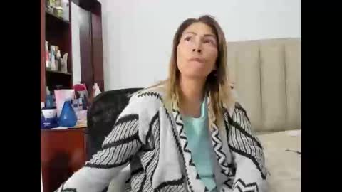 Snapshot of chloemiller__ chatting on January 14, 2025, 1:58 am chloemiller   online show from January 14, 2025, 1:58 am