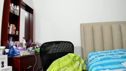Snapshot of chloemiller__ chatting on February 28, 2025, 11:34 pm chloemiller   online show from February 28, 2025, 11:34 pm