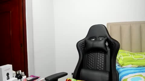 chloemiller   online show from February 27, 2026, 11:38 pm