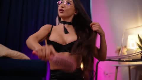 Snapshot of chloemin_ chatting on September 24, 2025, 5:44 am chloemin_ online show from September 24, 2025, 5:44 am