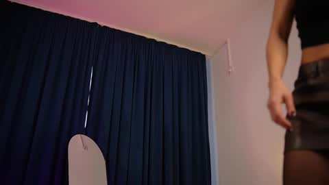 Snapshot of chloemin_ chatting on November 6, 2025, 7:09 am chloemin_ online show from November 6, 2025, 7:09 am