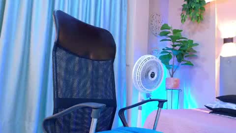 Chloe rosse online show from May 1, 2026, 1:21 am